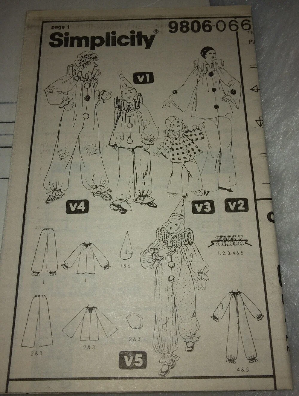 SIMPLICITY 0664 CHILD Size 2-12 Clown And Mime Costumes Including Ruffle And Hat